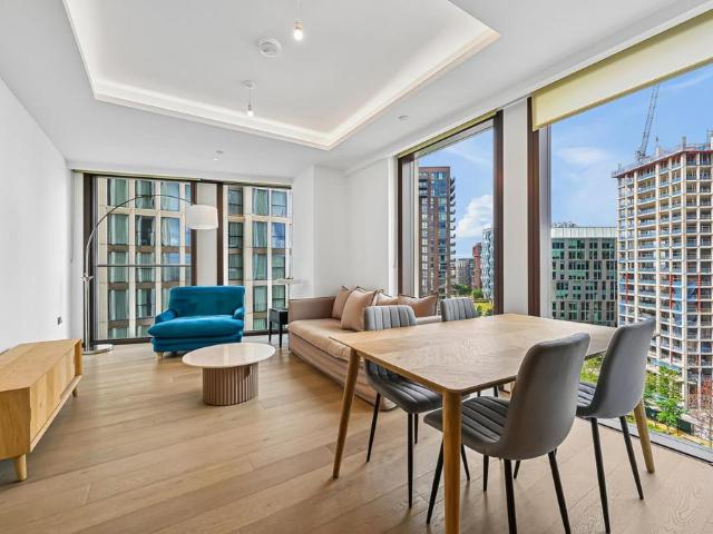 Flat for sale in Nine Elms, Greater London