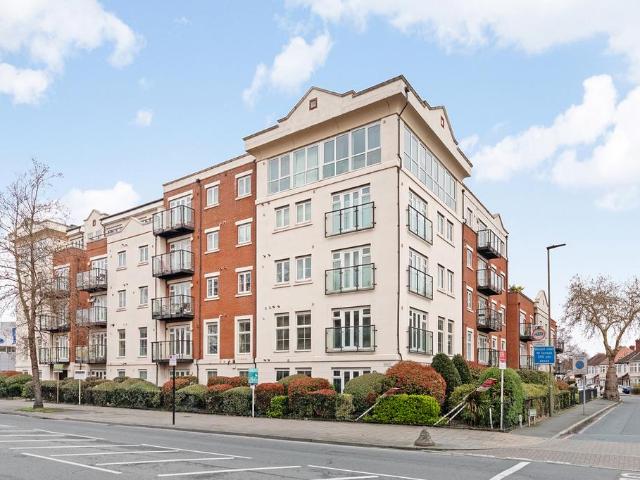 Flat for sale in London Borough of Bromley, Greater London