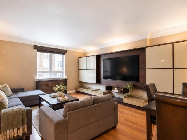 Flat for sale in City of Westminster, Greater London