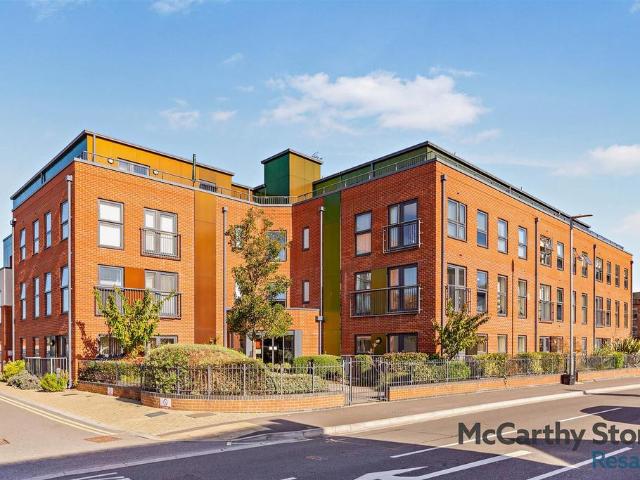 Flat for sale in Bridgwater, Somerset
