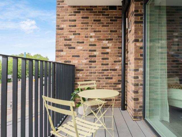 Flat for sale in Glyndon, Plumstead