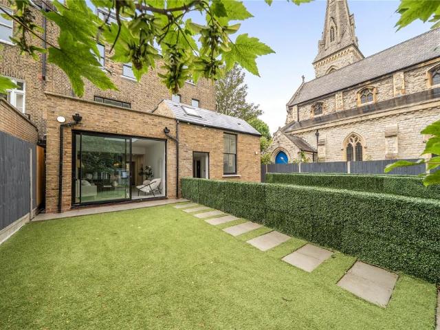 Flat for sale in Holloway, Lower Holloway