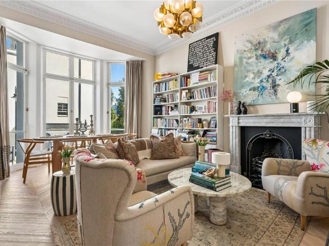 Flat for sale in Notting Hill, Greater London