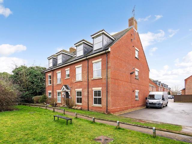 Flat for sale in Myton Park, Green Close