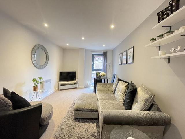 Flat for sale in Georgia, Greater Manchester