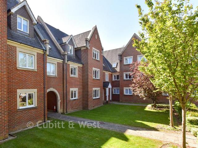 Flat for sale in New Town, Horsham