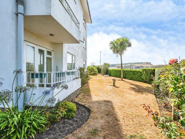 Flat for sale in Seaford, Iford