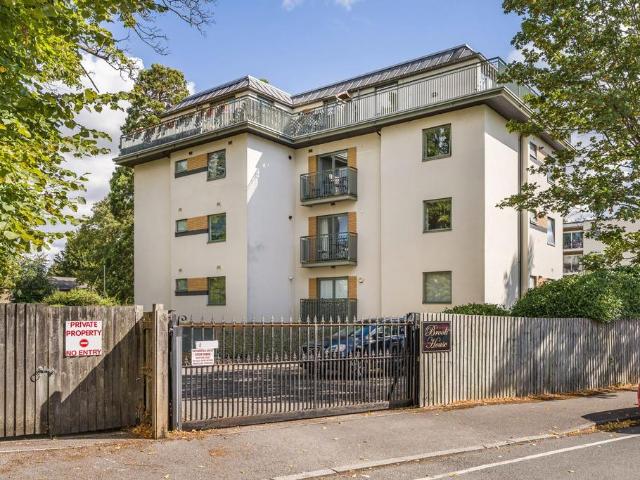 Flat for sale in Golden Valley, Gloucestershire