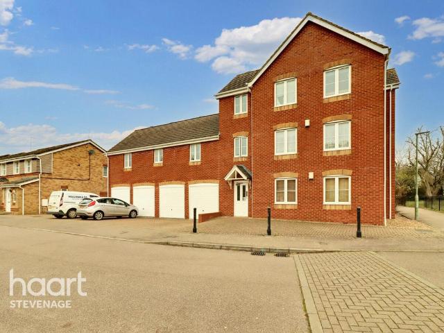 Flat for sale in Pin Green Industrial Area, Shephall