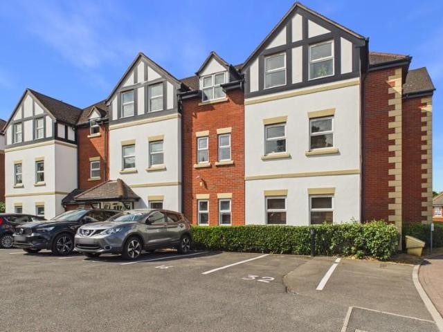 Flat for sale in Maney, Sutton Coldfield
