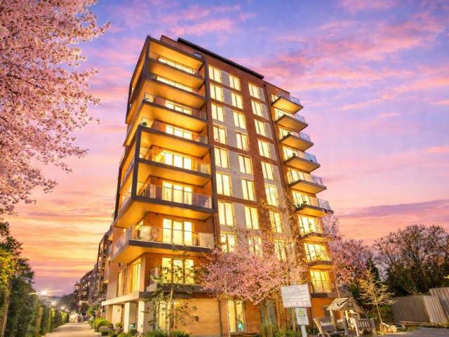 Flat for sale in West Hampstead, Greater London