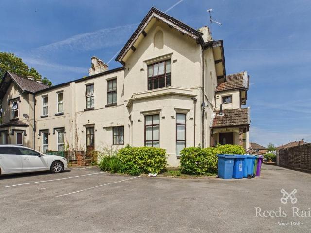 Flat for sale in Knotty Ash, Calderstones