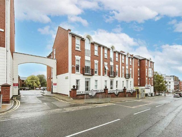 Flat for sale in Chinatown, Calderstones