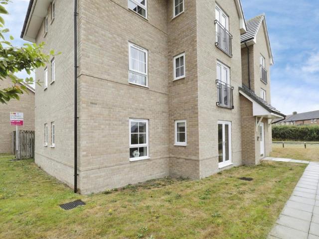 Flat for sale in Barlby, North Yorkshire