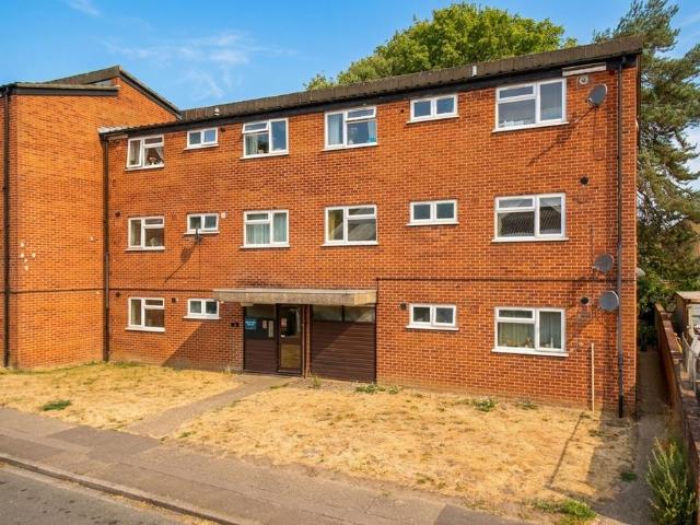 Flat for sale in Heigham Grove, East Bank