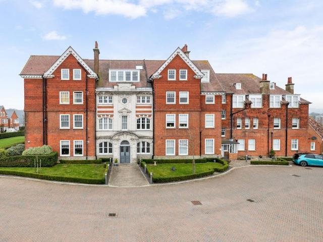 Flat for sale in Golden Valley, Folkestone