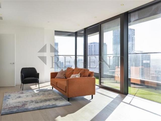 Flat for sale in Canary Wharf, Greater London