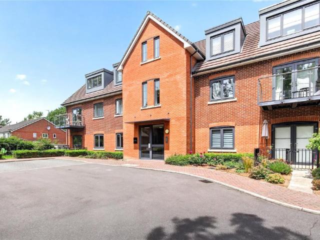 Flat for sale in Easthampstead, Bracknell