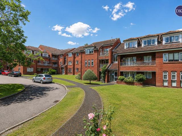 Flat for sale in North Watford