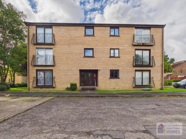 Flat for sale in Brancumhall Estate, Barassie