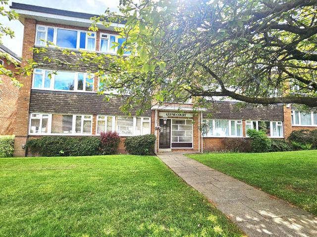 Flat for sale in Sutton Coldfield, West Midlands