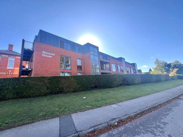 Flat for sale in Upton