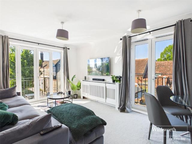 Flat for sale in Enborne, West Berkshire