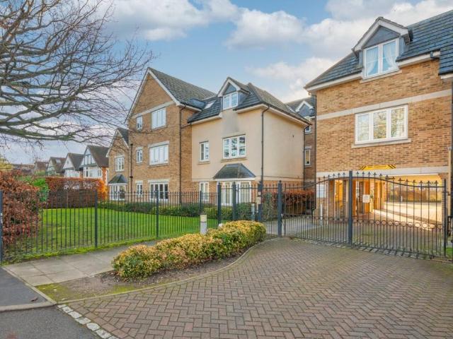 Flat for sale in Row Town, Surrey