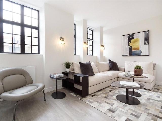 Flat for sale in St. George in the East, Whitechapel