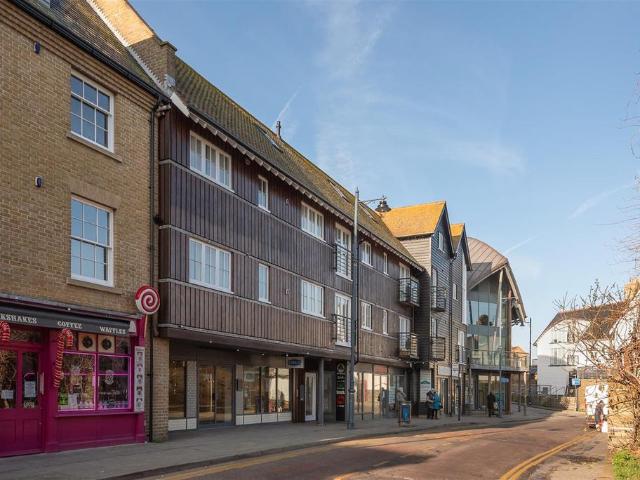 Flat for sale in Thurston Park, The Bridge