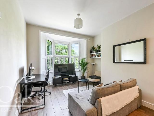 Flat for sale in London Borough of Croydon, Greater London