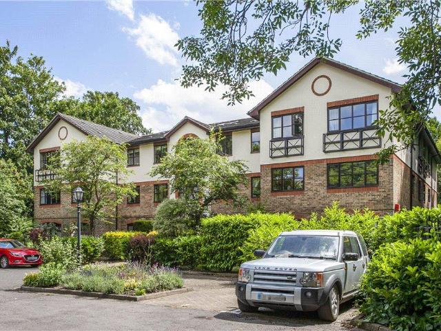 Flat for sale in Southfields, Greater London