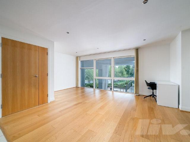 Flat for sale in Belsize Park, Greater London
