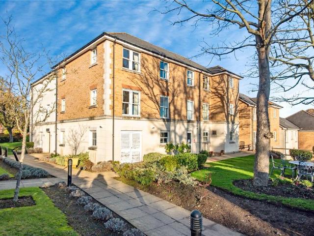 Flat for sale in Windmill Hill, Hamerton