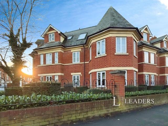 Flat for sale in Old Heath, Fordham Heath