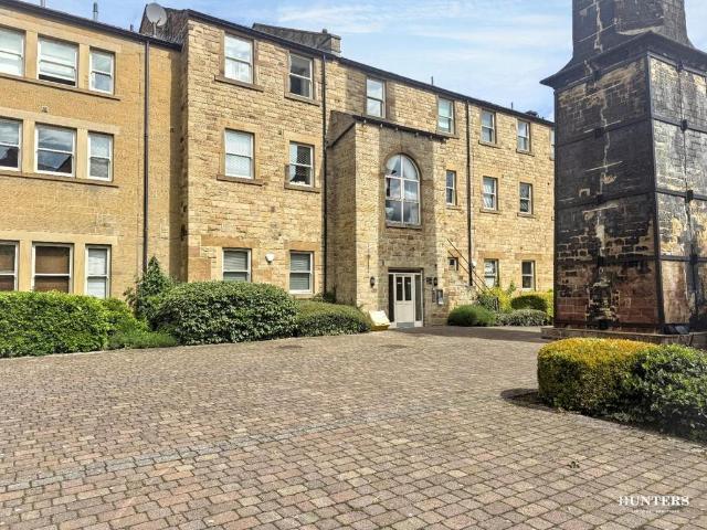 Flat for sale in Dewsbury, West Yorkshire