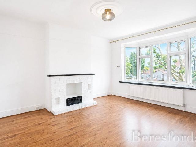 Flat for sale in Emerson Park, Greater London