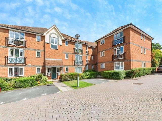 Flat for sale in Crowthorne
