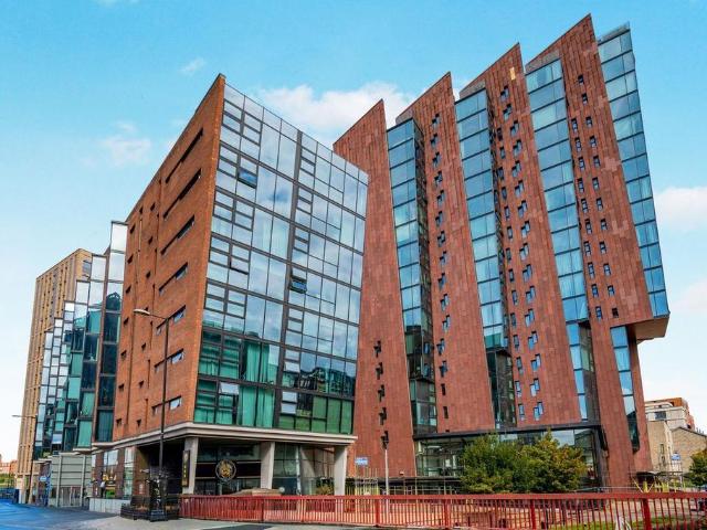 Flat for sale in Ardwick, Manchester