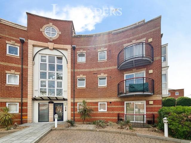 Flat for sale in Portsea, City Of Portsmouth