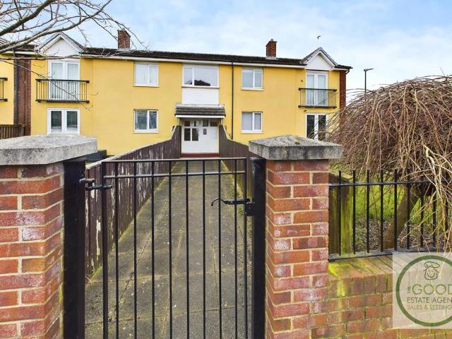 Flat for sale in Tyne And Wear