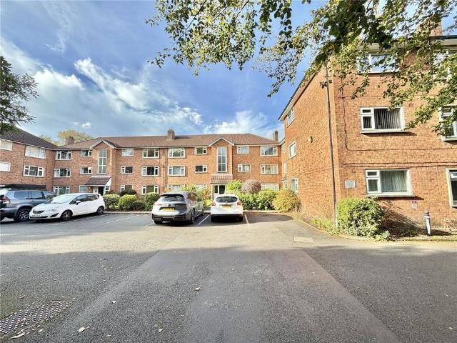 Flat for sale in West Timperley, Trafford