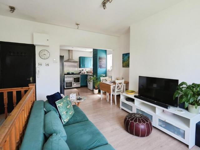 Flat for sale in Georgia, Greater Manchester