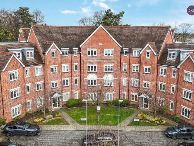 Flat for sale in North Watford