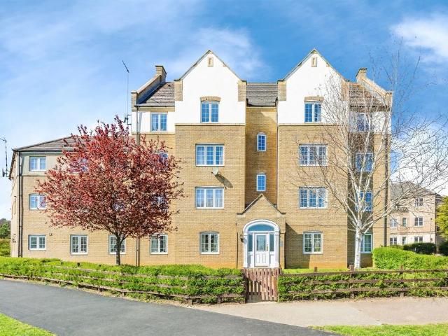 Flat for sale in Grange Park, Northamptonshire