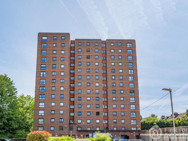 Flat for sale in Cowley, Greater London