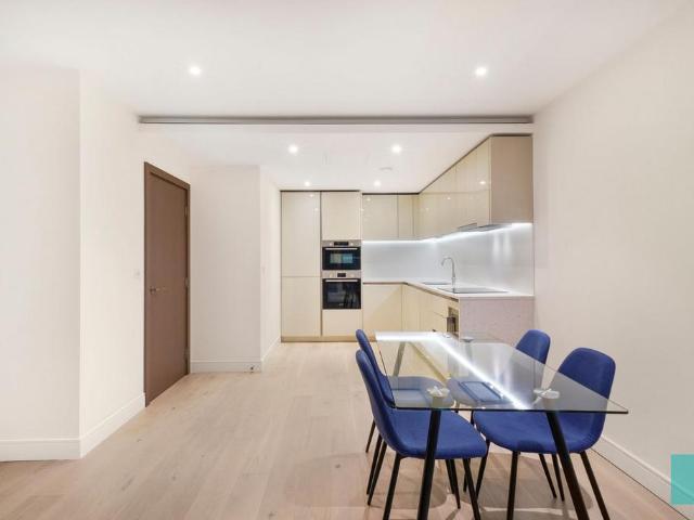 Flat for sale in Hammersmith, Cat Hill