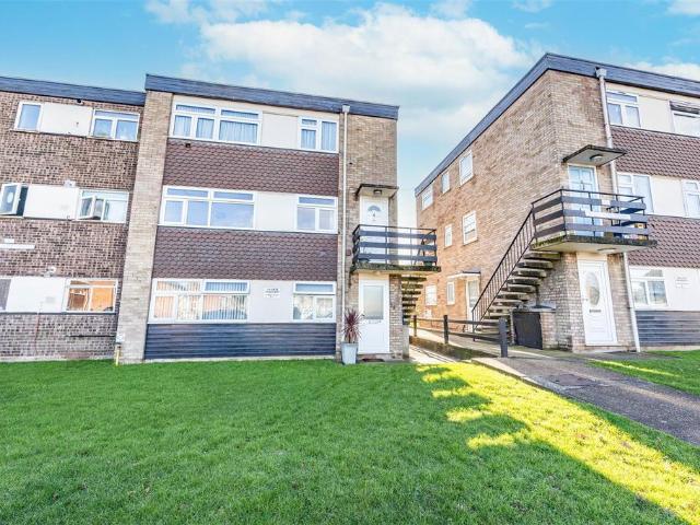 Flat for sale in Alton Barnes, Essex