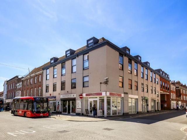 Flat for sale in Salisbury, Wiltshire