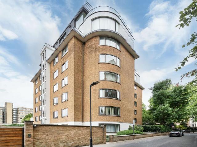 Flat for sale in St. John's Wood, Greater London